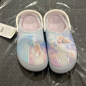 NEW Crocs Disney Frozen 2 Fur Lined Size J3